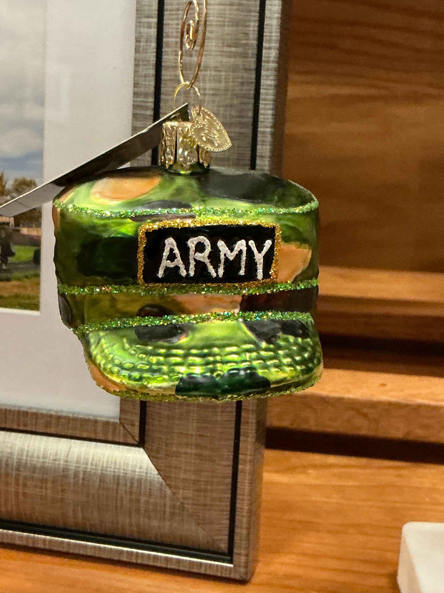 Army cap ornament